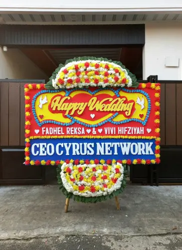 Papan Bunga Pernikahan pemurus luar